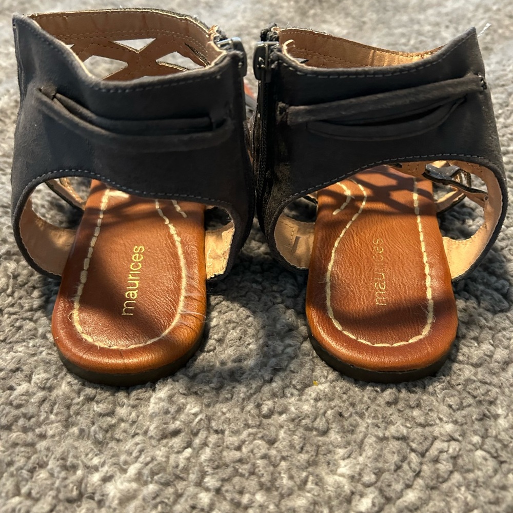 Stylish Gray Gladiator Sandals - Picture 2 of 4
